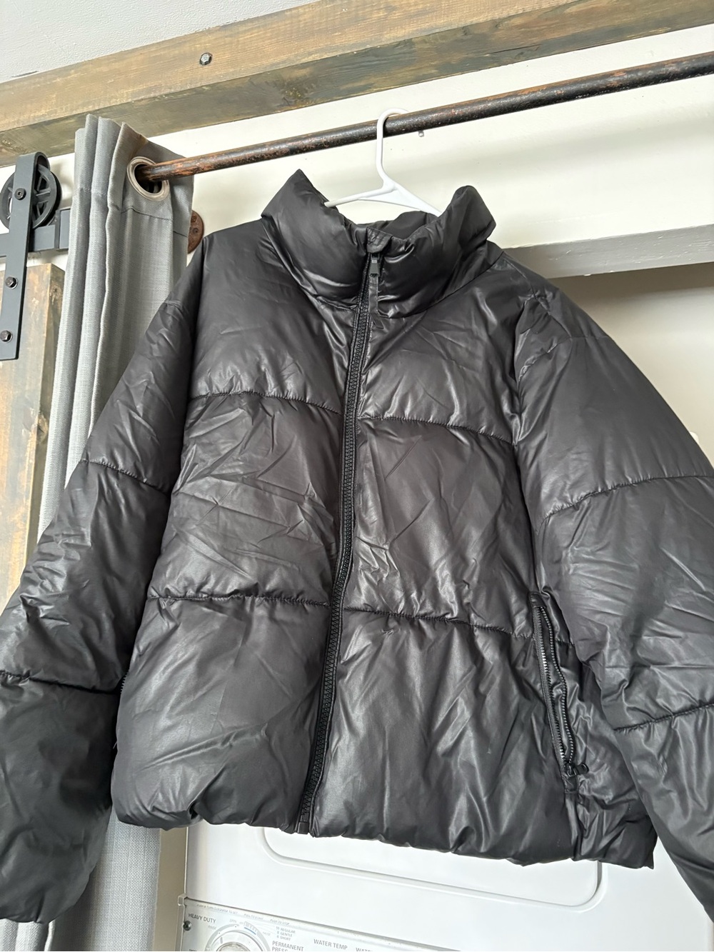 Old Navy Black Women’s Puffer Jacket